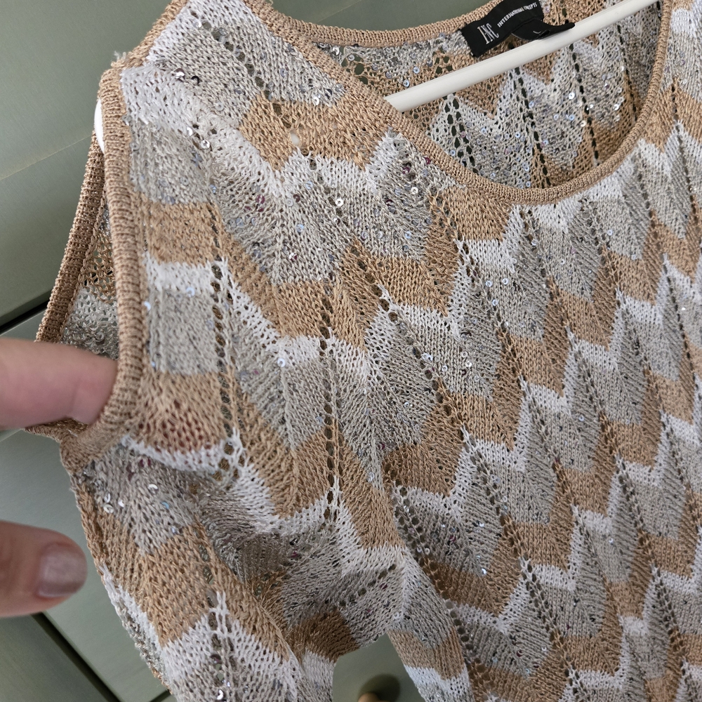 EUC I.N.C. Women's Gold Silver and White Sequin Peekaboo Shoulder